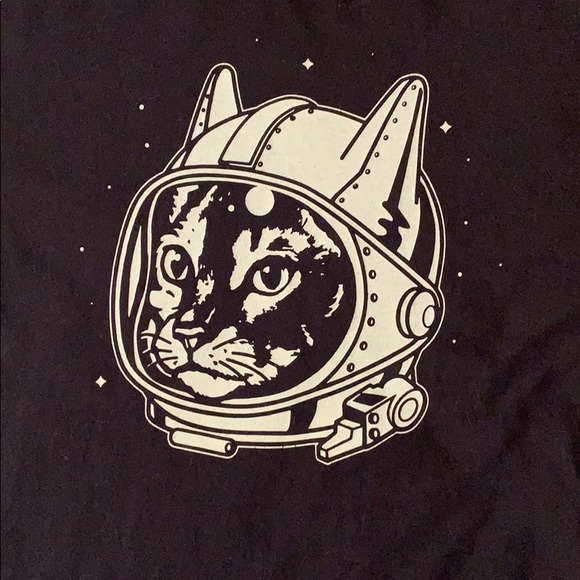 black cat graphic tee - Picture 2 of 3